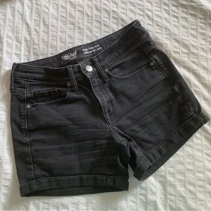 High Rise Midi shorts - Black